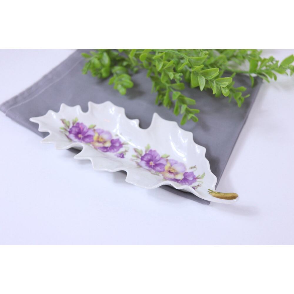 Vtg 1950’s Old Nuremberg BAVARIA Germany Leaf Shaped Violets Candy Nut/Dish 9.5”